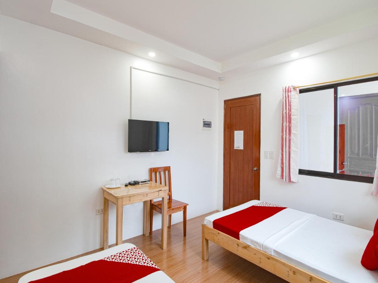 Oyo 777 Rn Guesthouse Moalboal Eksteriør bilde