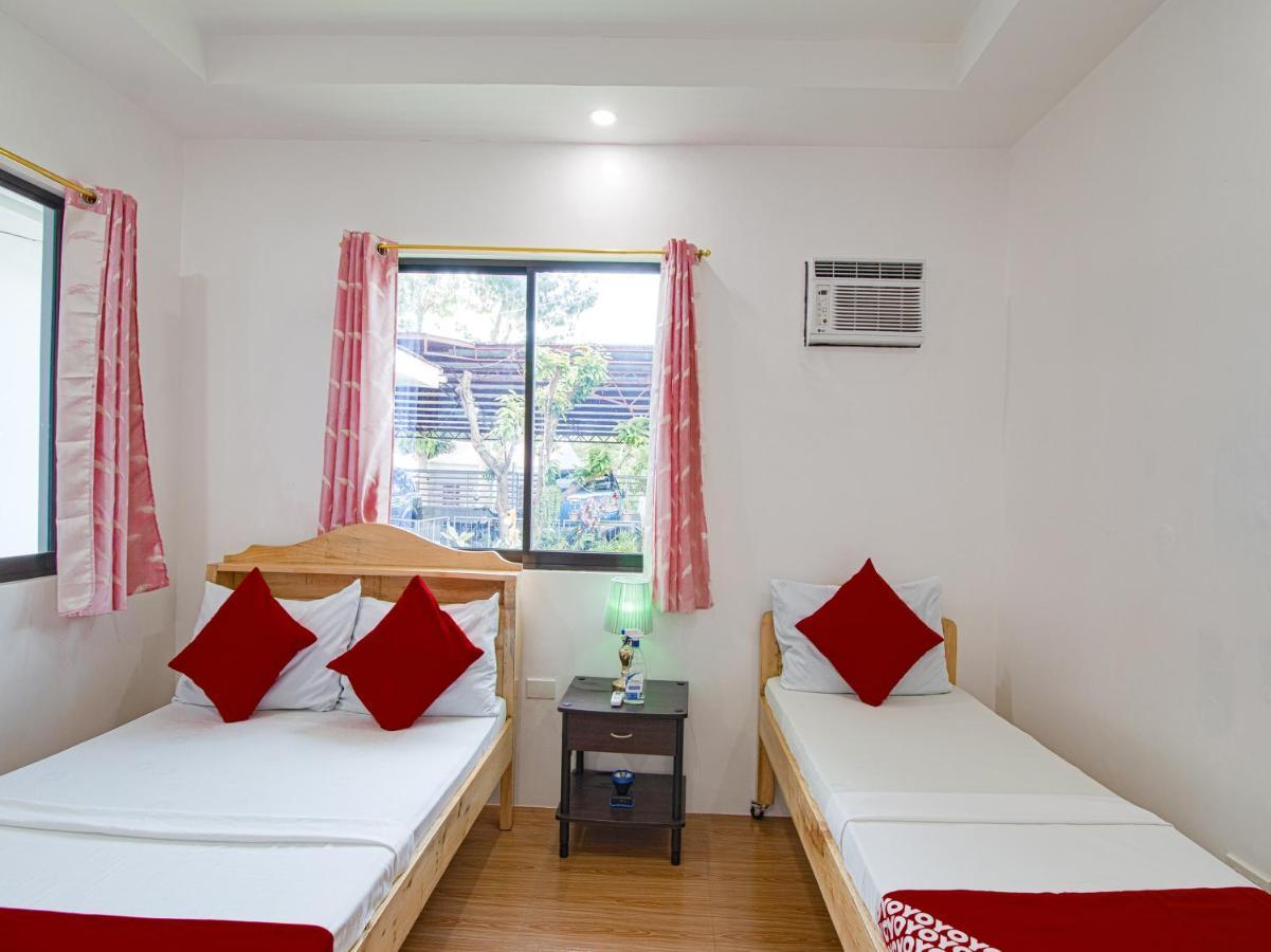 Oyo 777 Rn Guesthouse Moalboal Eksteriør bilde